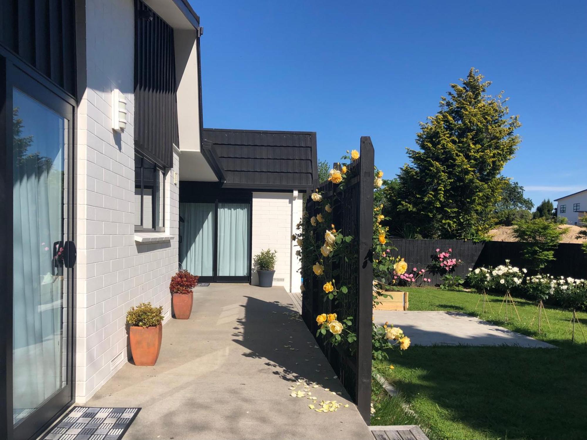 Fashion,Bright And Spacious,Superior Location Hamilton Exterior photo